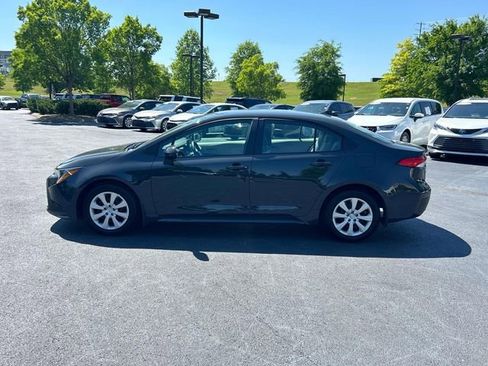 Used 2025 Toyota Corolla LE FWD image 7