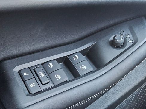 New 2025 Jeep Grand Cherokee L Altitude image 17