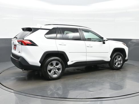 Used 2024 Toyota RAV4 LE AWD/4WD image 6
