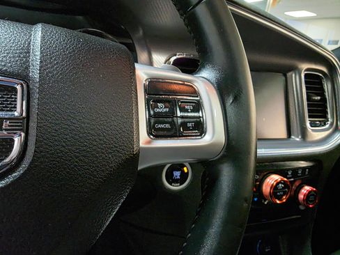 Used 2014 Dodge Charger SXT image 29