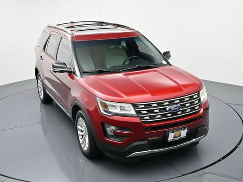 Used 2016 Ford Explorer XLT w/ Equipment Group 202A image 16