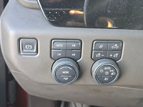 Used 2022 Chevrolet Silverado 1500 LTZ image 25