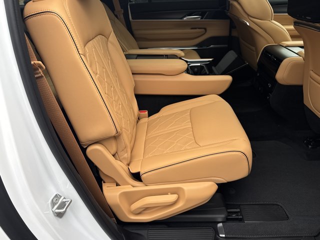 New 2026 Jeep Grand Wagoneer L Summit AWD/4WD image 15