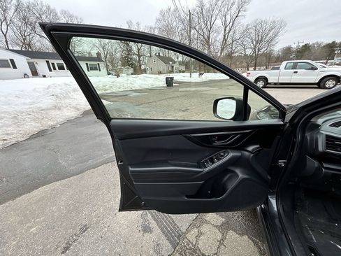Used 2019 Subaru Crosstrek 2.0i w/ Eyesight System image 13
