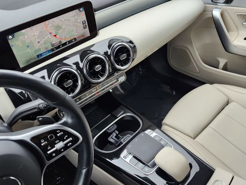 Used 2019 Mercedes-Benz A 220 4MATIC image 30