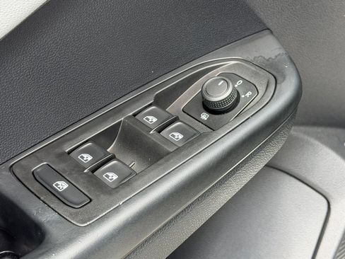 Used 2022 Volkswagen Taos SE AWD/4WD image 12