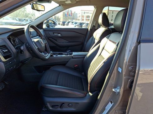 Used 2025 Nissan Rogue SV w/ Rock Creek Premium Package image 13