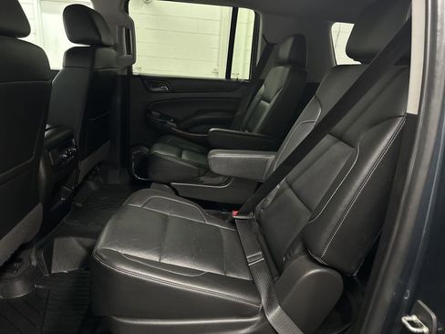 Used 2020 Chevrolet Suburban Premier image 22
