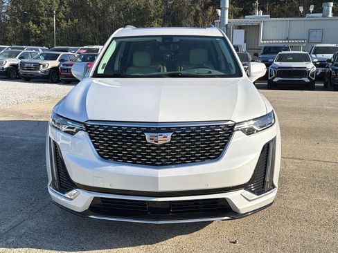 Certified 2020 Cadillac XT6 Premium Luxury image 11