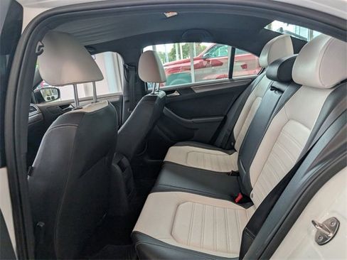 Used 2016 Volkswagen Jetta Sport image 7