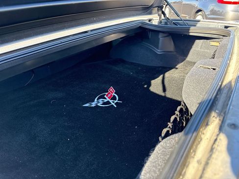 Used 2004 Chevrolet Corvette Convertible w/ Preferred Equipment Group RWD image 29