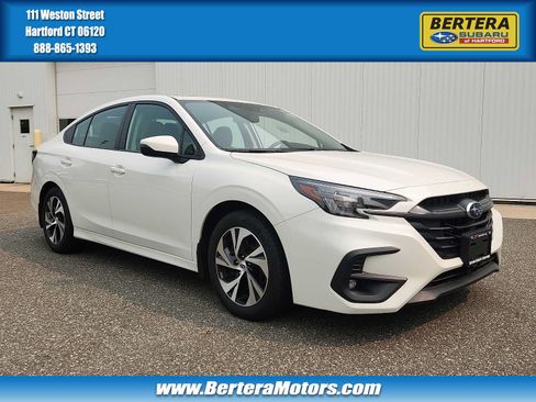 Used 2024 Subaru Legacy Premium AWD/4WD image 1