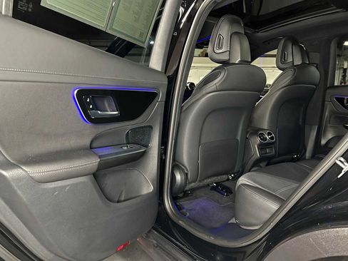 Used 2025 Mercedes-Benz GLC 300 4MATIC image 18