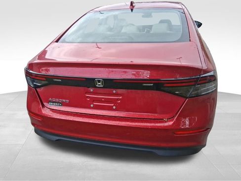 Used 2023 Honda Accord EX image 5