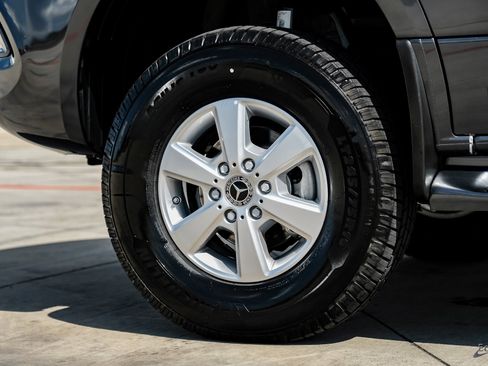 Used 2023 Mercedes-Benz Sprinter 2500 image 92