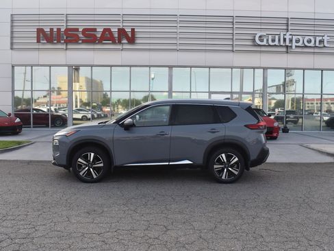 Used 2023 Nissan Rogue SL w/ SL Premium Package FWD image 3