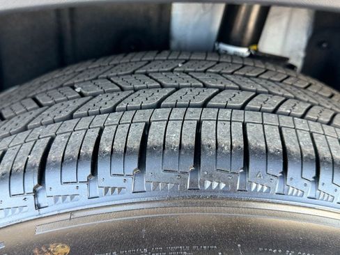 Used 2025 Nissan Kicks SR image 44