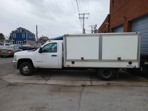 Used 2007 Chevrolet Silverado 3500 W/T image 4