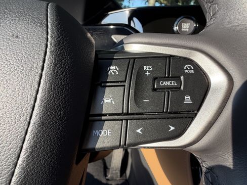 Used 2025 Lexus NX 250 FWD w/ Accessory Package (2T) image 19