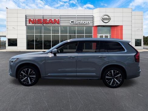 Used 2025 Volvo XC90 B5 Core AWD/4WD image 6