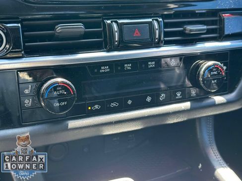 Used 2024 Nissan Pathfinder Platinum AWD/4WD image 34