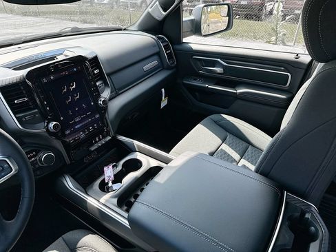 New 2026 RAM 1500 4x4 Crew Cab image 29