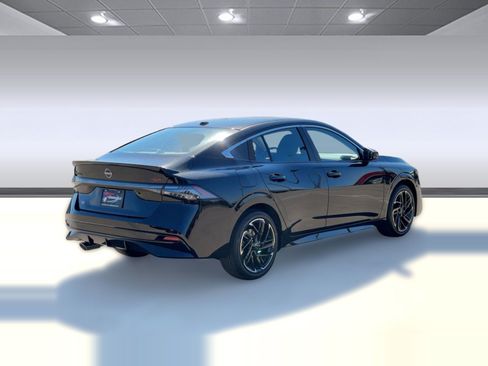 New 2026 Nissan Sentra SR w/ Floor Mat Package FWD image 9