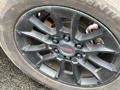 Used 2022 Toyota Tundra Limited image 17