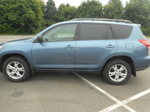 Used 2012 Toyota RAV4 4WD w/ Upgrade Value Pkg image 8