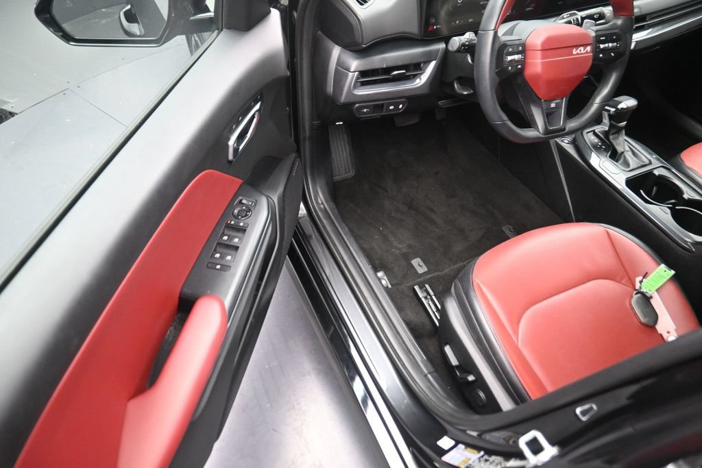 Used 2025 Kia K4 GT-Line w/ GT-Line Premium Package FWD image 12