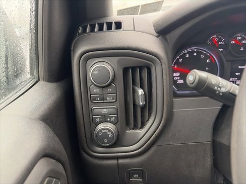 Used 2022 Chevrolet Silverado 1500 Custom image 18