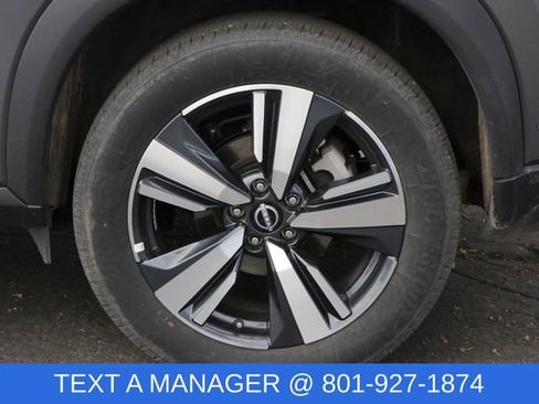 Used 2026 Nissan Rogue SL AWD/4WD image 9