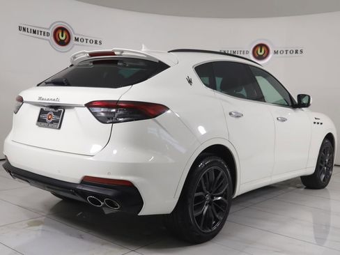 Used 2022 Maserati Levante Modena image 3
