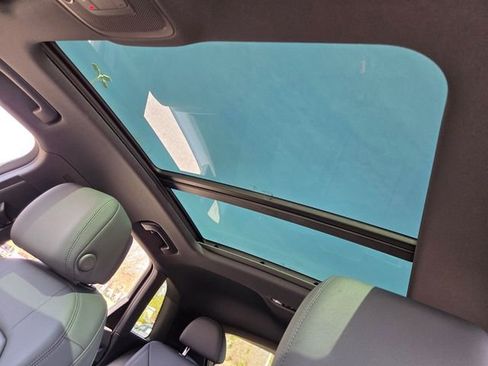 Used 2025 Audi Q3 2.0T Premium image 11