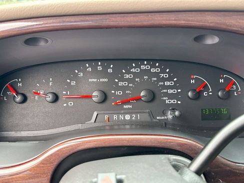 Used 2005 Ford E-150 and Econoline 150 image 15