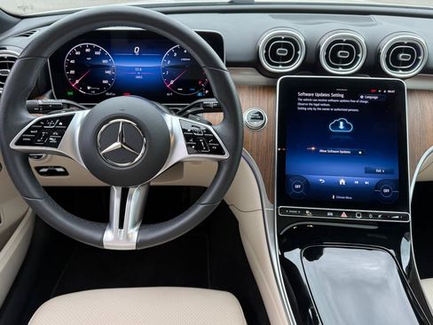 Used 2025 Mercedes-Benz C 300 Sedan w/ Exclusive Trim Package image 11