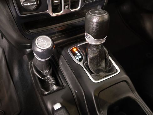 Used 2019 Jeep Wrangler Unlimited Sport S AWD/4WD image 7