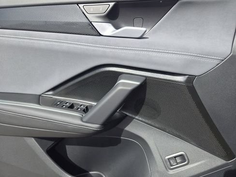 New 2026 Volkswagen Tiguan SE image 19