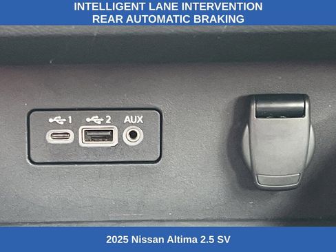 Used 2025 Nissan Altima 2.5 SV image 6
