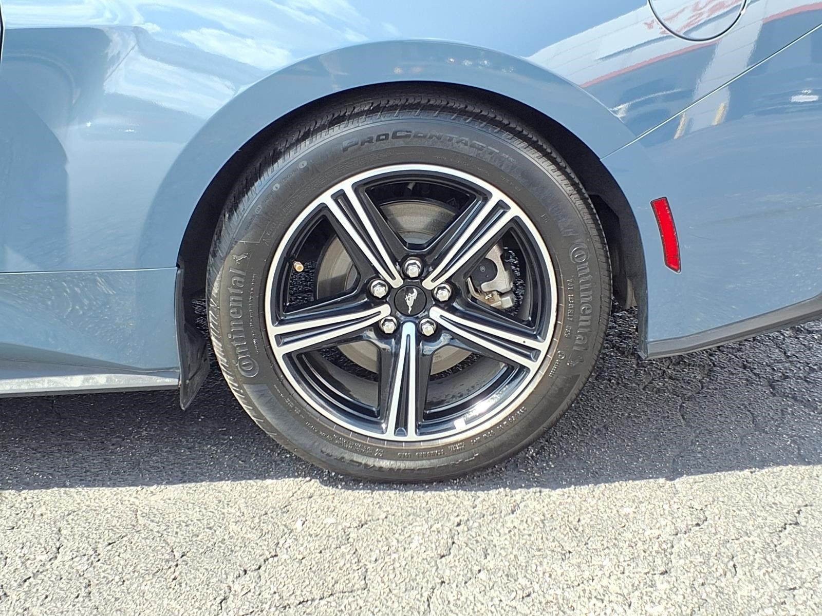 Used 2025 Ford Mustang Coupe RWD image 10