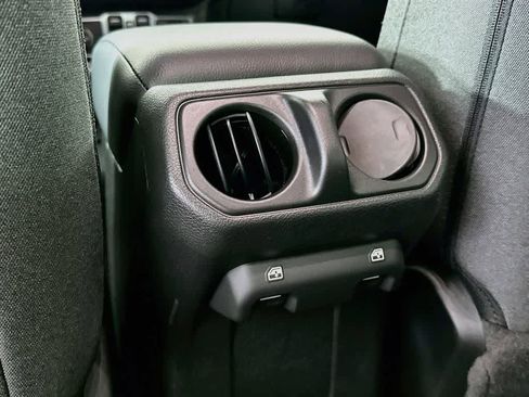 Used 2024 Jeep Wrangler Unlimited Sport AWD/4WD image 13