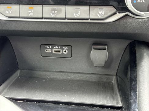 Used 2024 Nissan Altima 2.5 SR FWD image 12
