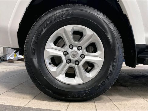 Used 2024 Toyota 4Runner SR5 Premium image 7