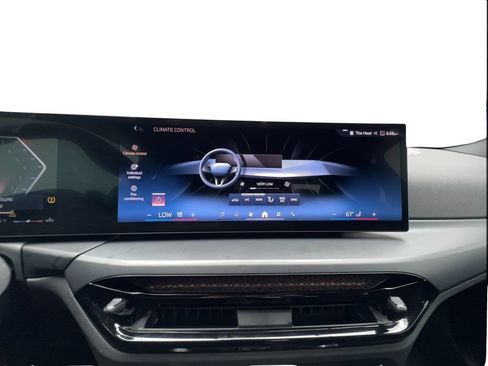 Used 2026 BMW 230i Coupe w/ Premium Package RWD image 40