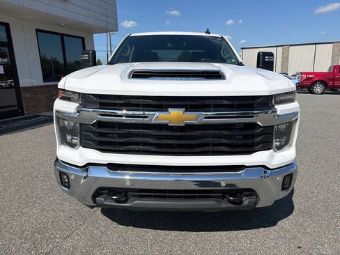 Used 2025 Chevrolet Silverado 2500 LT w/ Safety Package AWD/4WD image 9