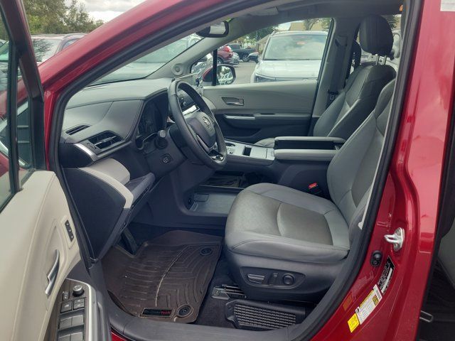 Used 2023 Toyota Sienna Limited AWD/4WD image 17