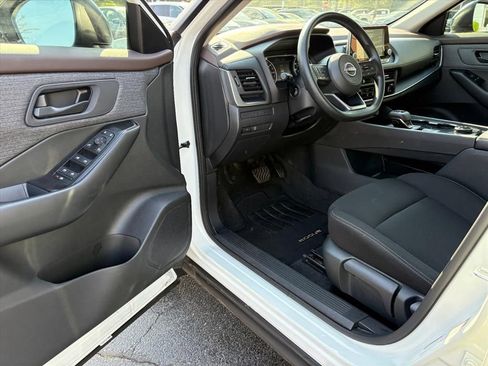 Used 2023 Nissan Rogue S AWD/4WD image 15