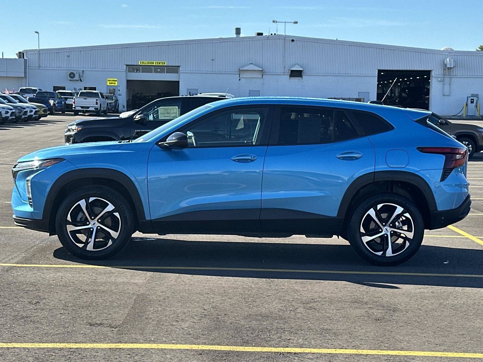 Certified 2025 Chevrolet Trax RS w/ Driver Confidence Package FWD image 5