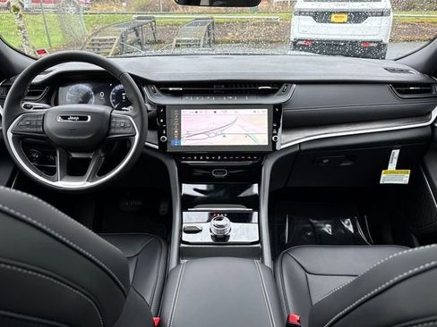 New 2026 Jeep Grand Cherokee L Limited image 9