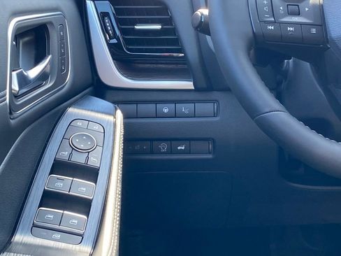 New 2025 Nissan Rogue Platinum w/ Tech Package image 25